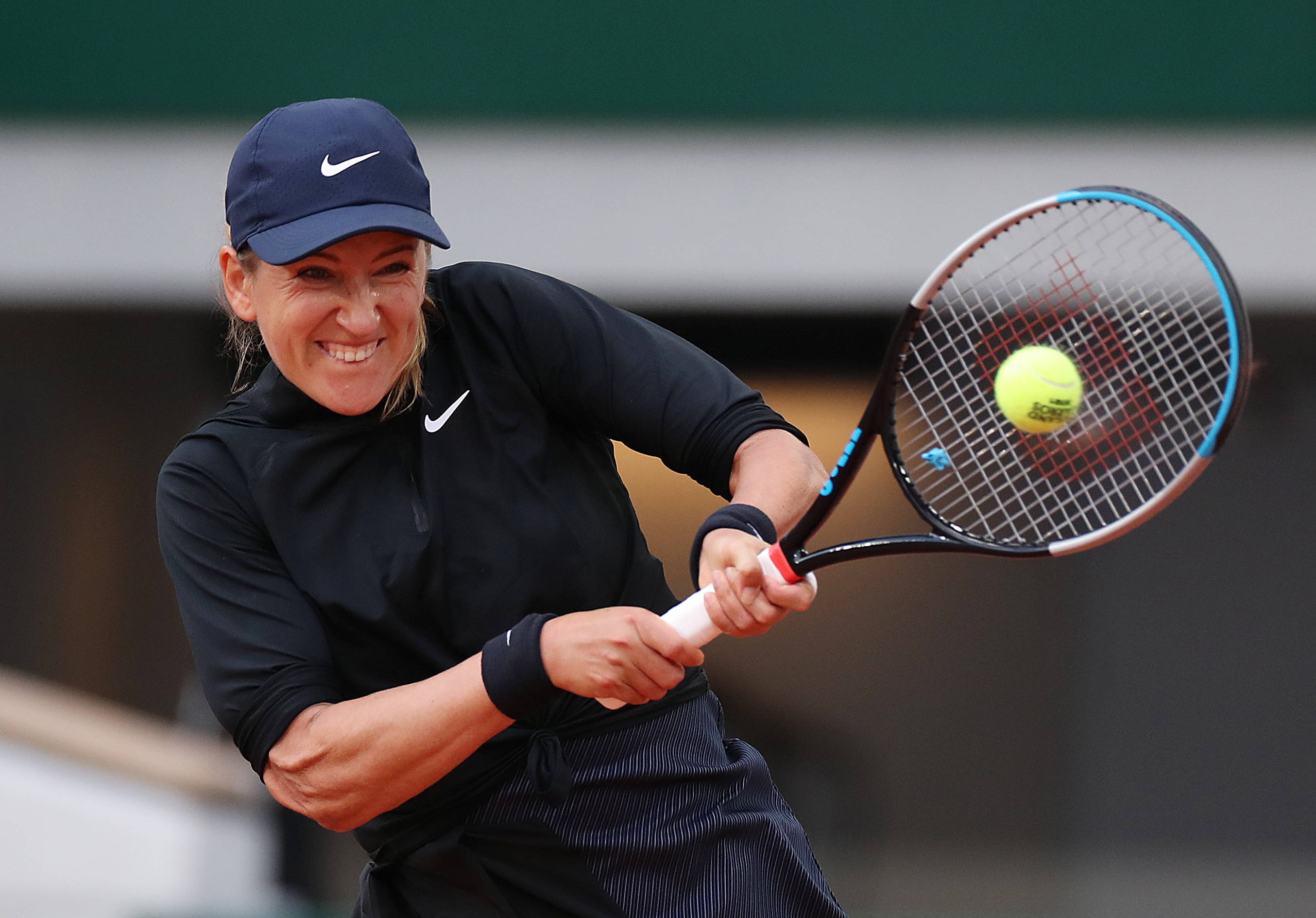 ios版下载-阿扎伦卡重返赛场，夺冠首场状态出色，IG观众沸腾！-ios版下载