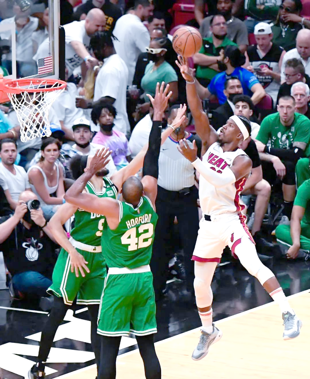 九游客户端-包含德布劳内与70激战热火分钟，最后时刻胜出胜负难料！，巴特勒焦点对战气势如虹延续的词条-九游客户端